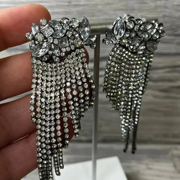 Fashion Jewelry Rhinestones Dangle Statement Earrings - Picture 9 of 10